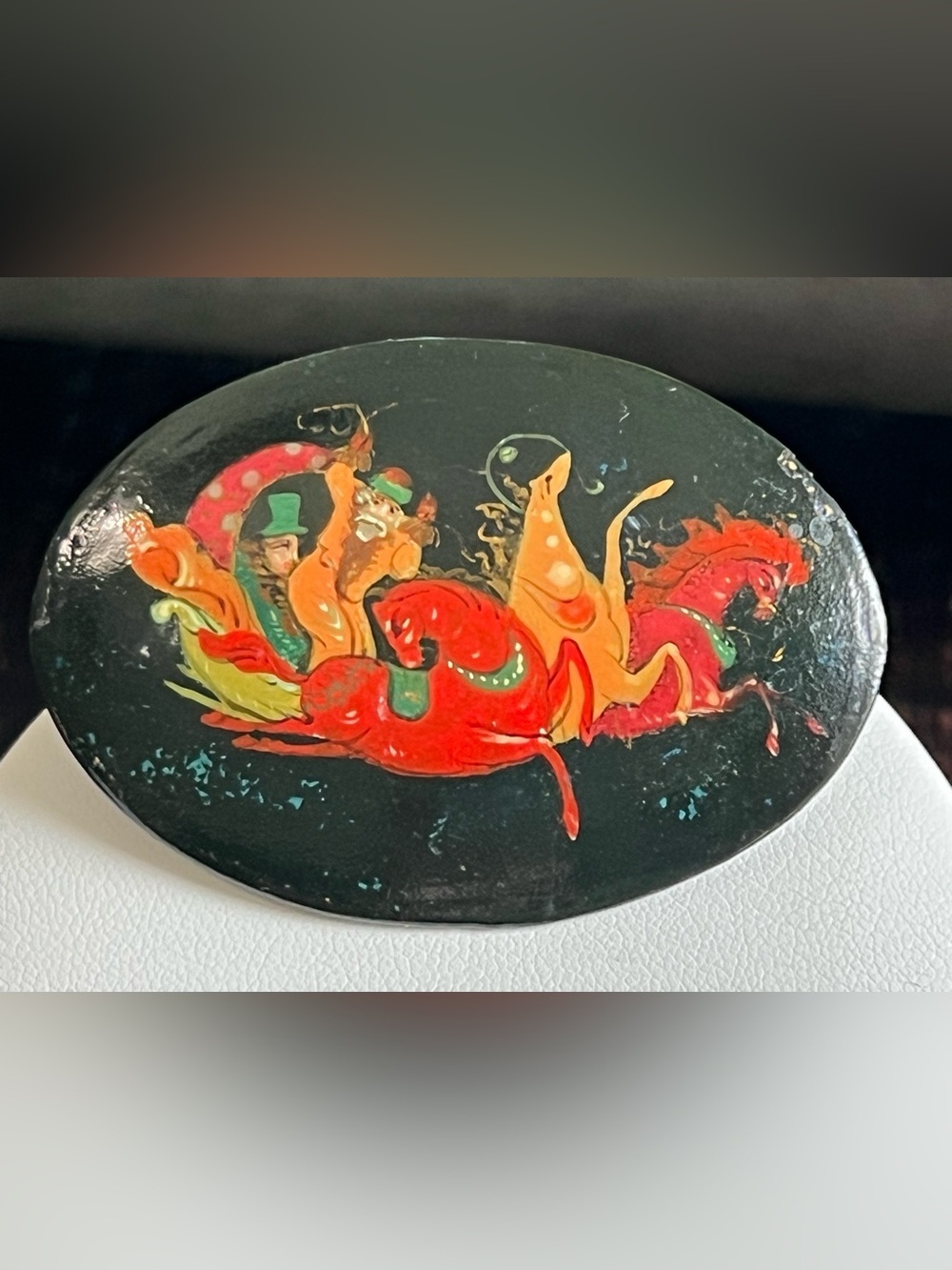 Vtg Russian Hand Painted Black Lacquer Wood Brooch Sleigh Horses Mythology - Picture 11 of 11